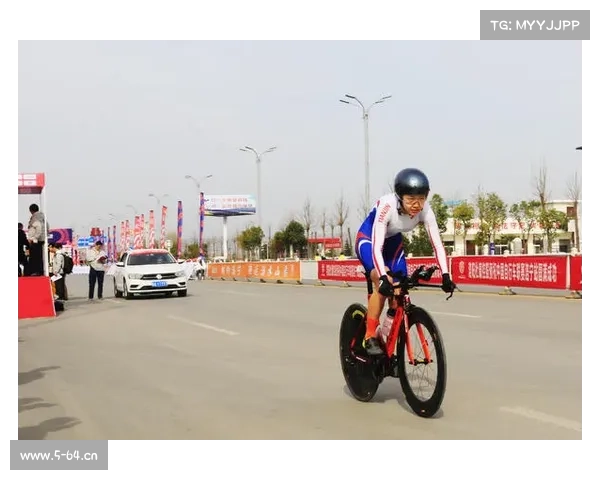 中国BMX小轮车激情绽放赛场，顶尖骑手角逐精彩无限